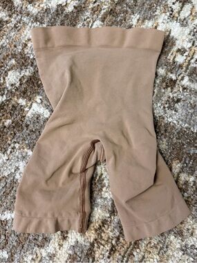 SKIMS Seamless Shaping Slip in Nude